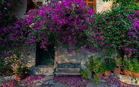 Iliolithos Rooms